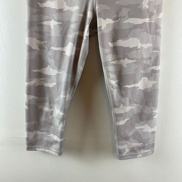 Athleta Elation Camo Light Gray 7/8 Leggings Activewear Athleisure Running M - Picture 3 of 12